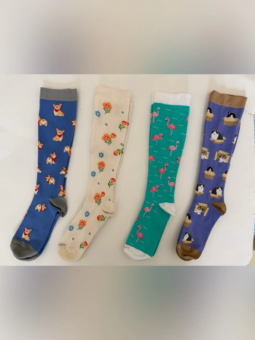 LEVSOX Women's Compression Socks Size Medium, 4 Pairs NWOT